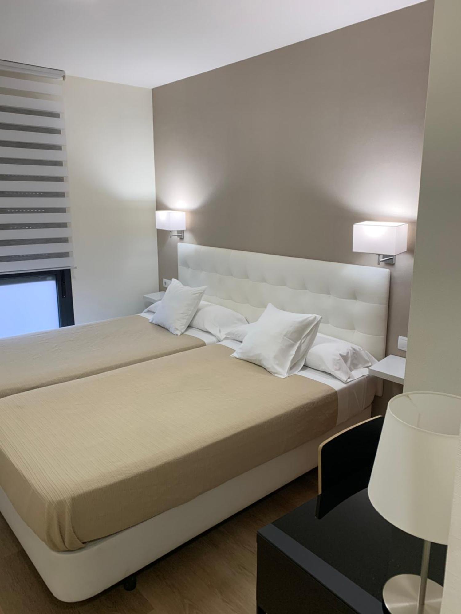 Hostal El Rocio Paracuellos de Jarama Dış mekan fotoğraf