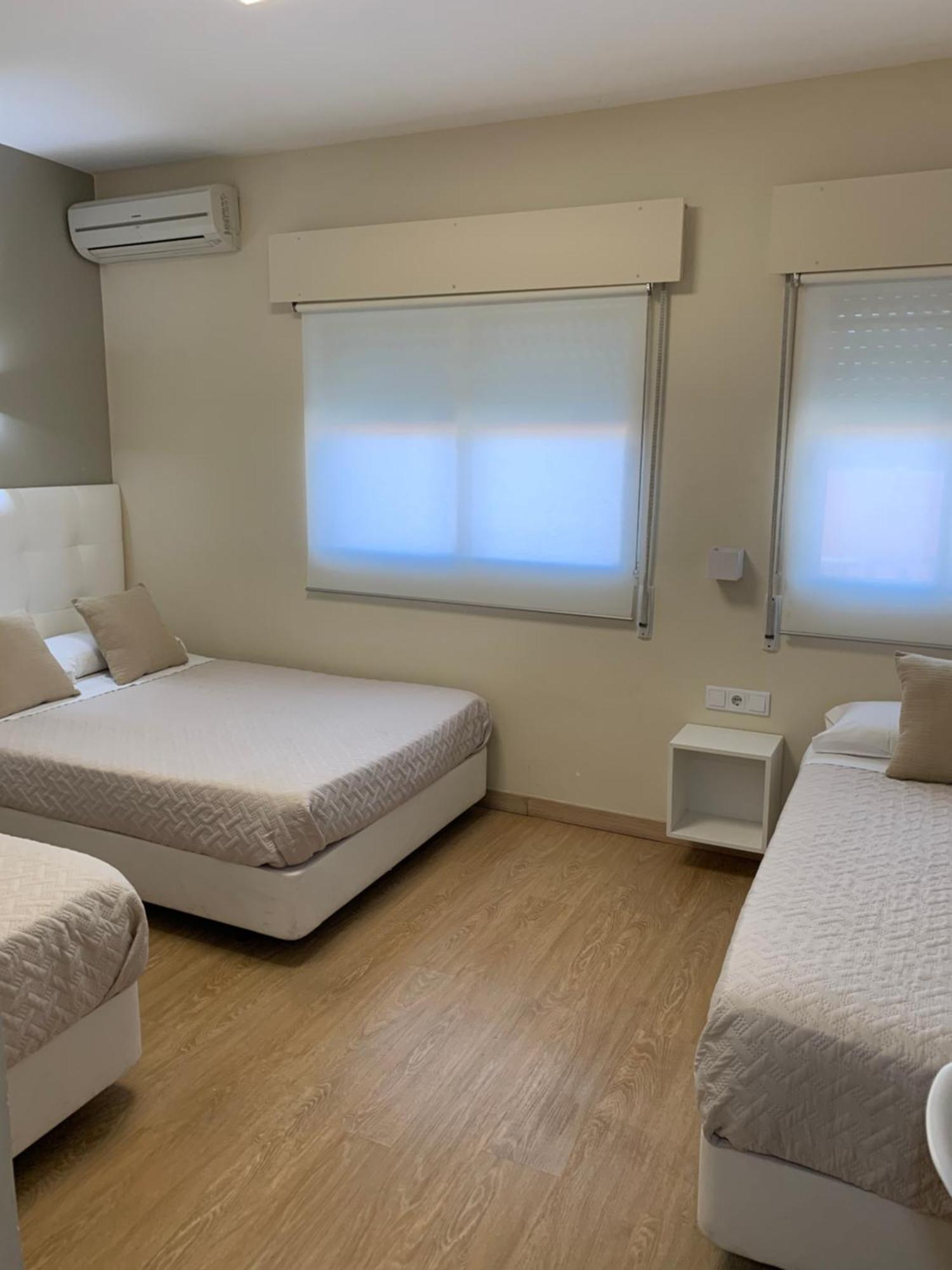 Hostal El Rocio Paracuellos de Jarama Dış mekan fotoğraf