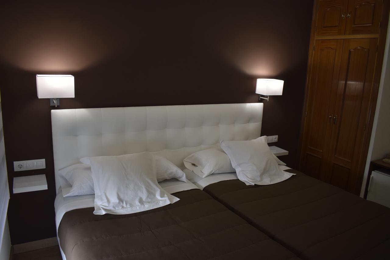 Hostal El Rocio Paracuellos de Jarama Dış mekan fotoğraf